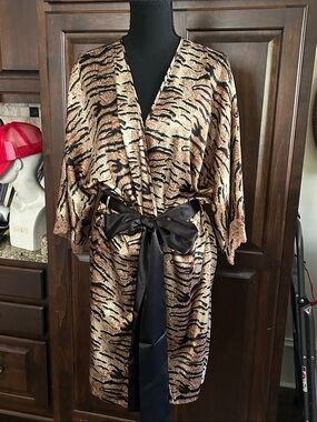 1990’s Expressions Sz L Tiger Print Satin Midi Robe with Black Satin Tie Belt